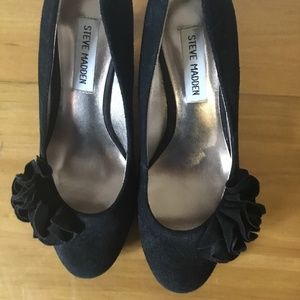 Black Steve Madden low heels Size 6